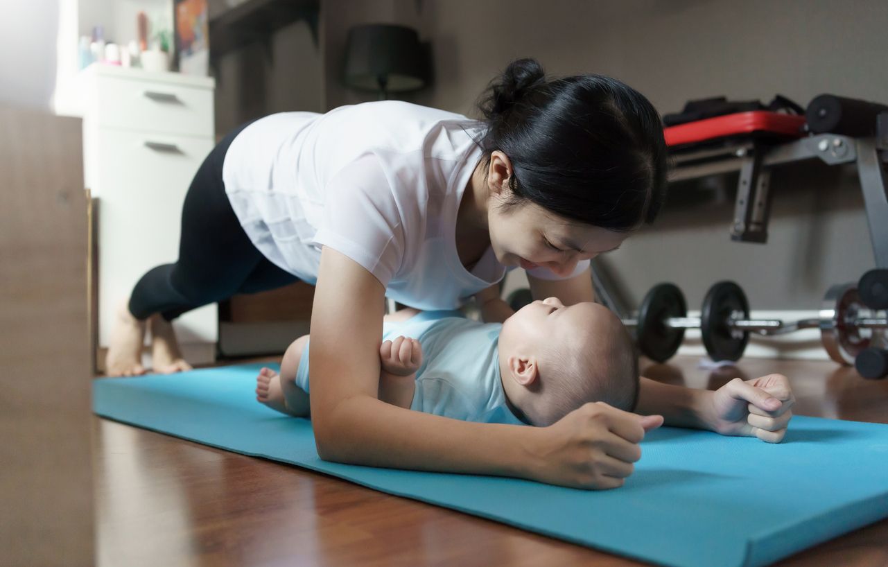 Manfaat olahraga selama masa menyusui ternyata beragam. Mulai dari meningkatkan energi hingga mengatur berat badan, simak selengkapnya!