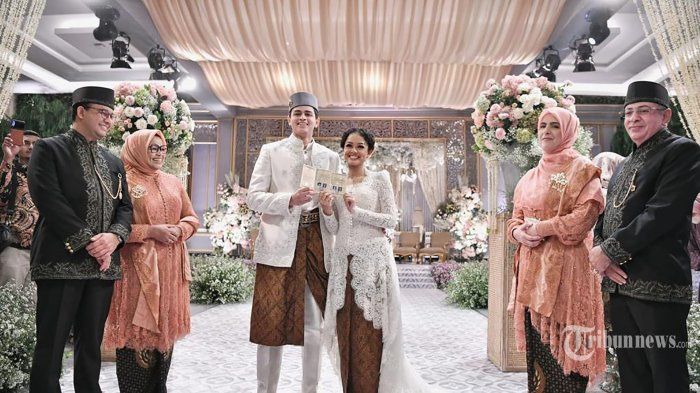 Berikut rangkaian acara akad nikah Mutiara Annisa Baswedan, putri sulung Anies Baswedan, yang digelar pada Jumat (29/7/2022).