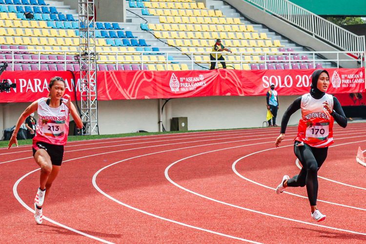 Atlet Putri Aulia raih medali emas ASEAN Para Games 2022 nomor lari 200 meter pada Selasa (2/8/2022). Ini 