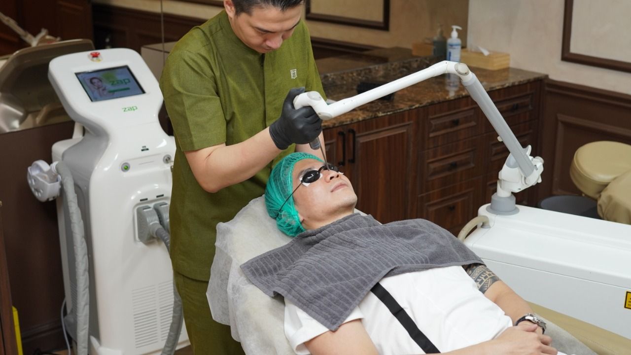ZAP belum lama ini membuka dua klinik maskulinitas yang dikhususkan untuk perawatan kulit laki-laki. Ini rekomendasi perawatannya.