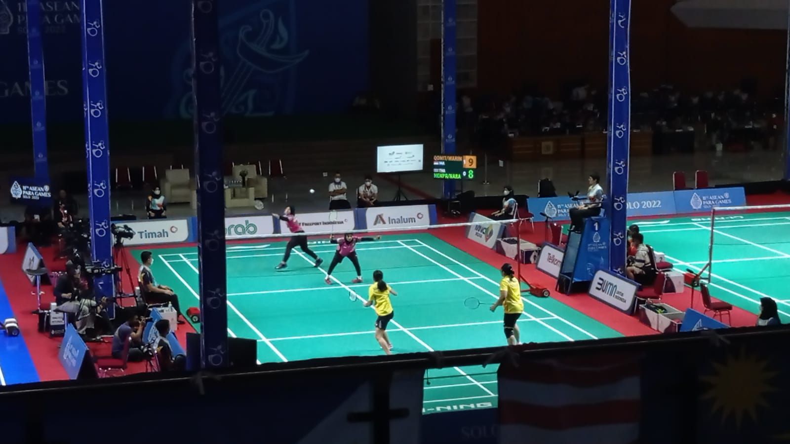 Bikin bangga, pasangan ganda putri Indonesia Qonitah/Warining memenangkan medali emas ASEAN Para Games 2022 untuk cabang para badminton.