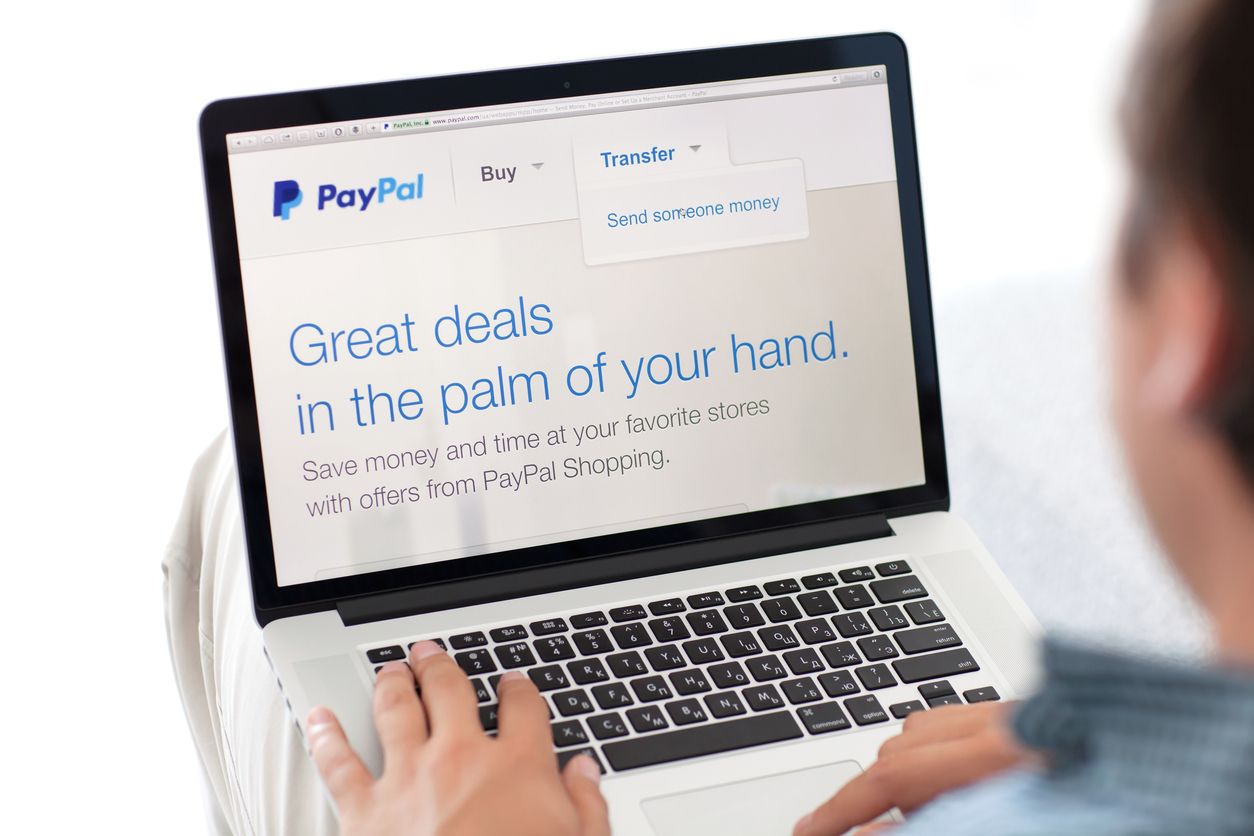 Layanan PayPal banyak digunakan untuk melakukan transaksi internasional. Lalu, apa perbedaan akun pribadi dan bisnis pada PayPal?