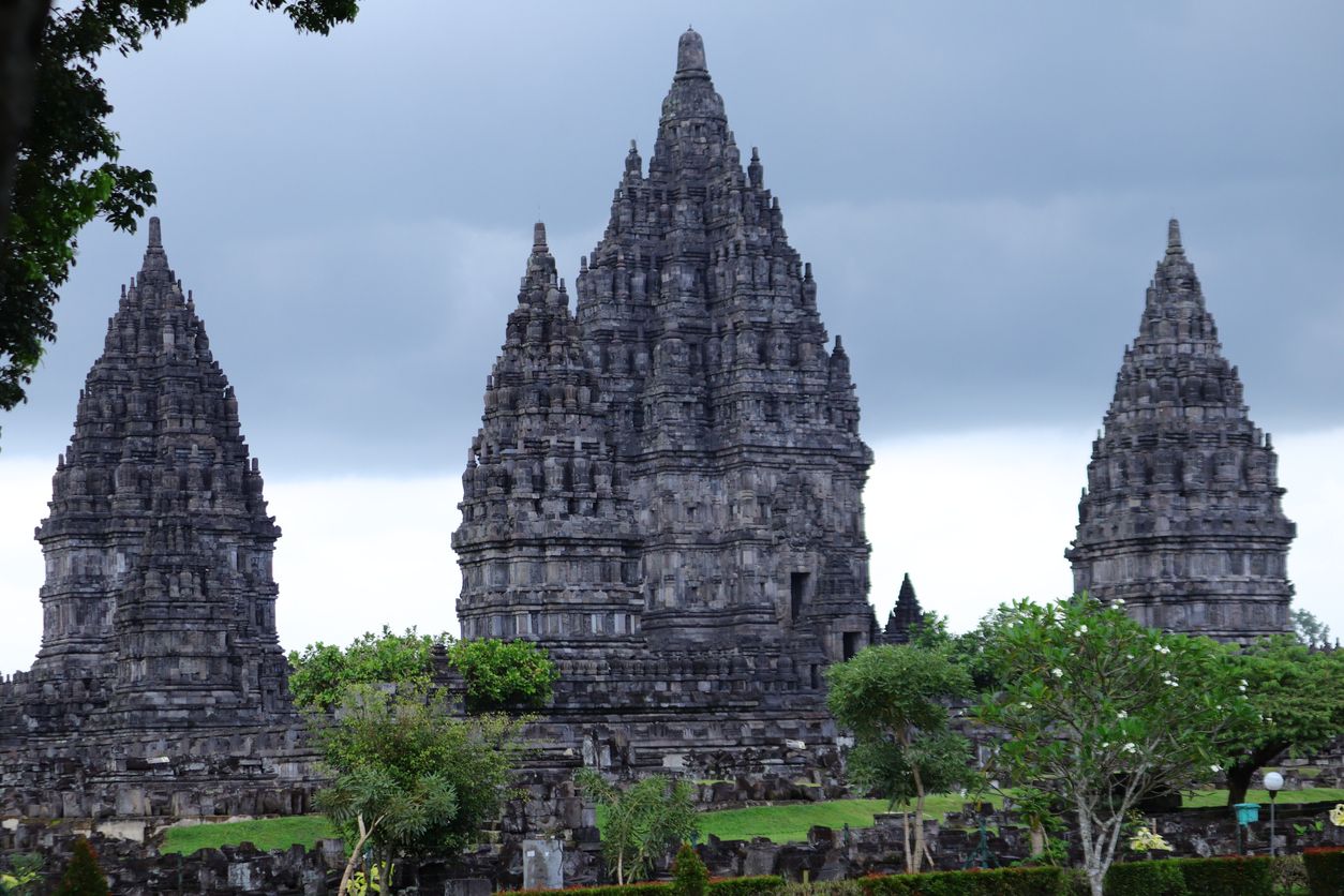 Candi Prambanan jadi lokasi konser Dewa 19. Yuk mampir juga ke berbagai hidden gem di sekitar Candi Prambanan