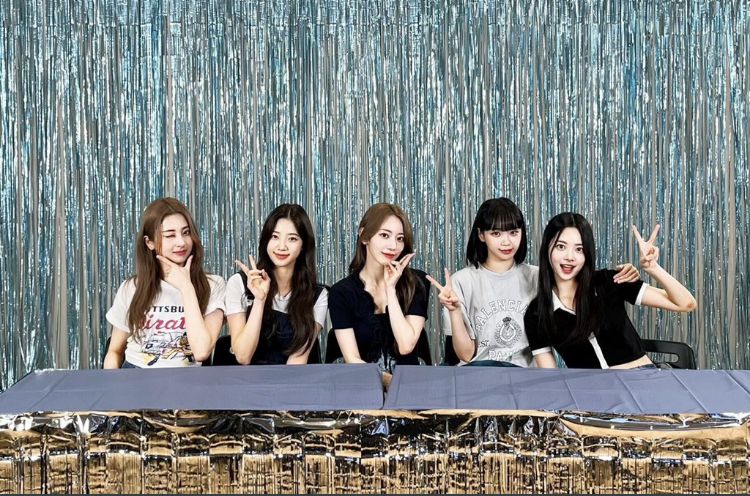 Berikut ini kondisi dua member LE SSERAFIM yang baru saja mengalami kecelakaan yakni Chaewon dan Yunjin. 