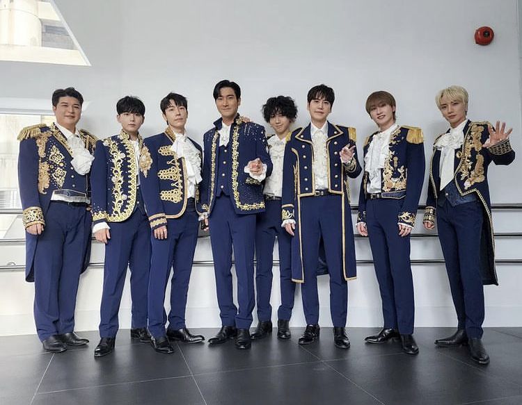 Gelar konser di ICE BSD pada Sabtu (17/9/2022), boyband Super Junior sapa penonton dengan Bahasa Indonesia.