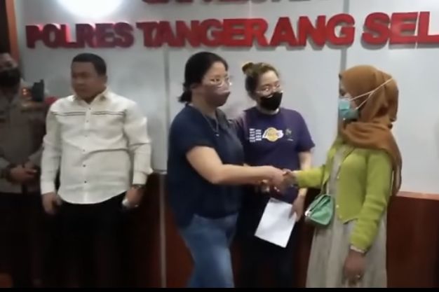Pelaku pencurian di Alfamart meminta maaf atas perbuatannya, ternyata mencuri tiga buah cokelat dan dua sampo.