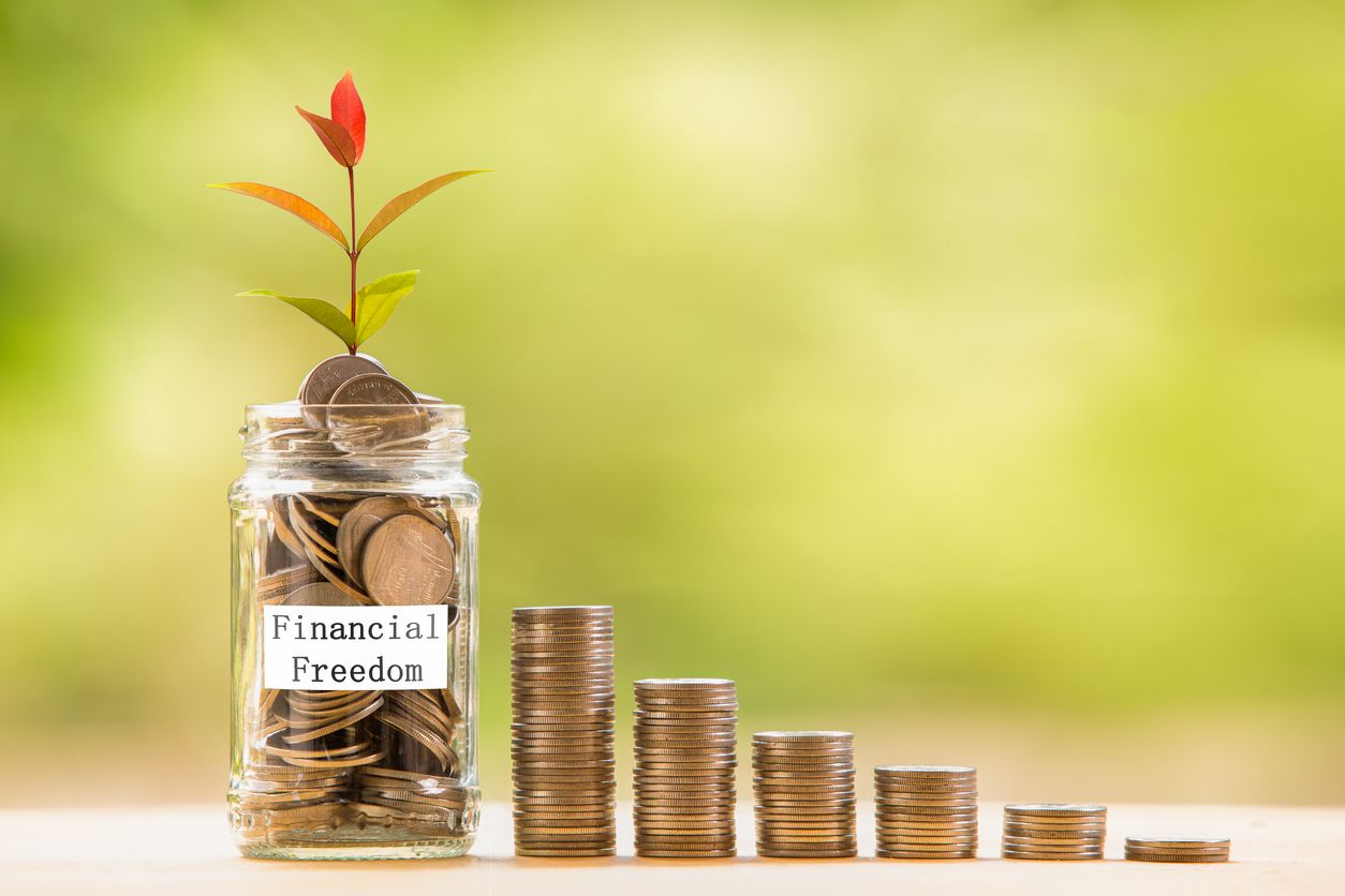 Meskipun sama-sama menggambarkan kondisi keuangan seseorang, bebas finansial dan mandiri finansial ternyata berbeda. Apa perbedaannya?