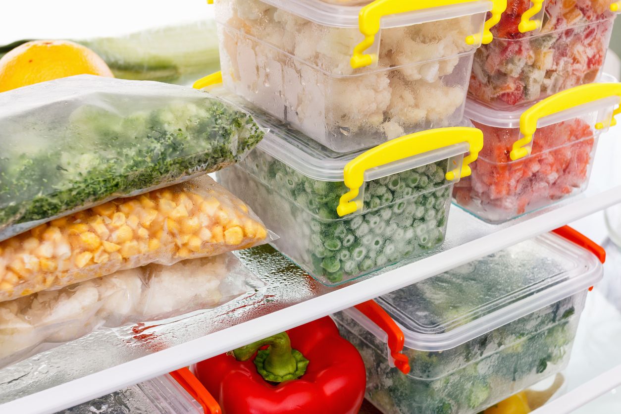 Agar kualitas makanan terjaga, berikut suku freezer ideal dan cara perawatannya yang perlu kamu ketahui!