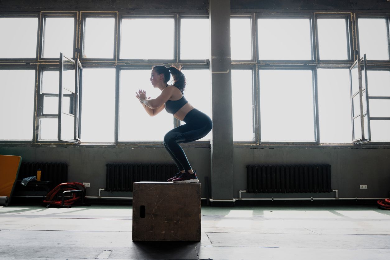 Circuit training menjadi bentuk olahraga yang dilakukan dalam waktu singkat yang baik bagi tubuh, yuk cari tahu manfaatnya