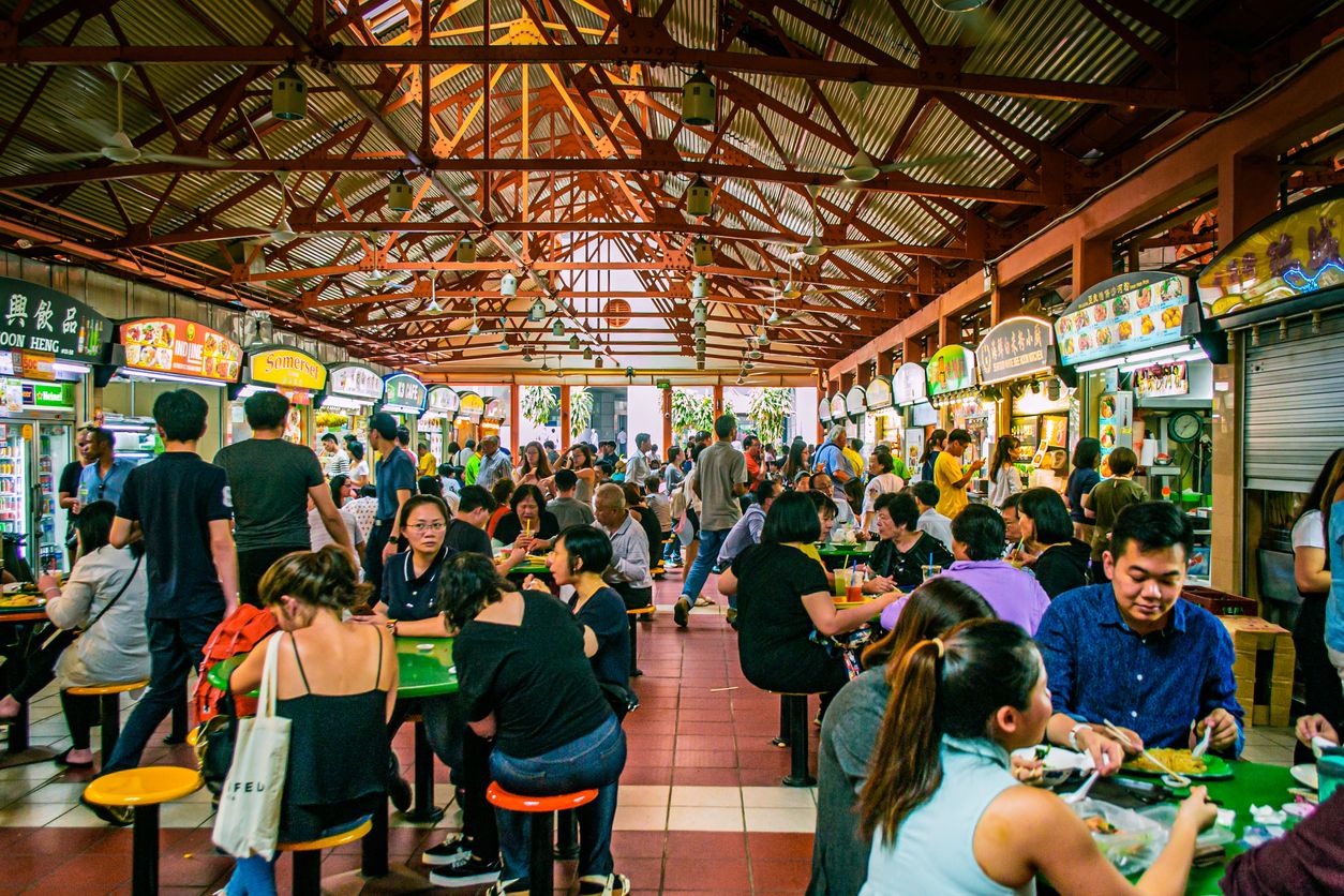 Berikut ini tips berwisata kuliner di Singapura, khusunya bagi para pemula, salah satunya coba street food