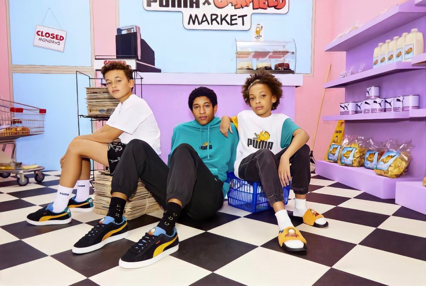 PUMA X GARFIELD menghadirkan ragam koleksi terbaru yang dapat dipakai oleh anak-anak hingga orang dewasa.