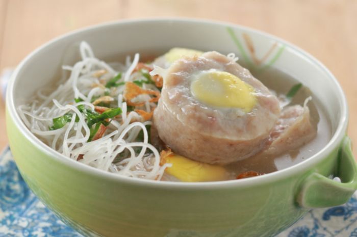 Berikut ini tiga tips jitu membuat bakso isi telur, pastikan tidak menyimpan adonan ke dalam freezer ya