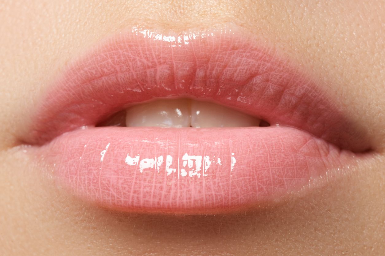Mulai dari cara cerahkan bibir gelap hingga mitos bra berkawat. Ini berita terpopuler fashion dan beauty. 