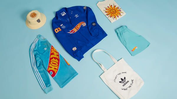 adidas kembali menghadirkan koleksi terbaru. Kali ini, berkolaborasi dengan Hot Weels untuk menghadirkan koleksi berwarna kontras.