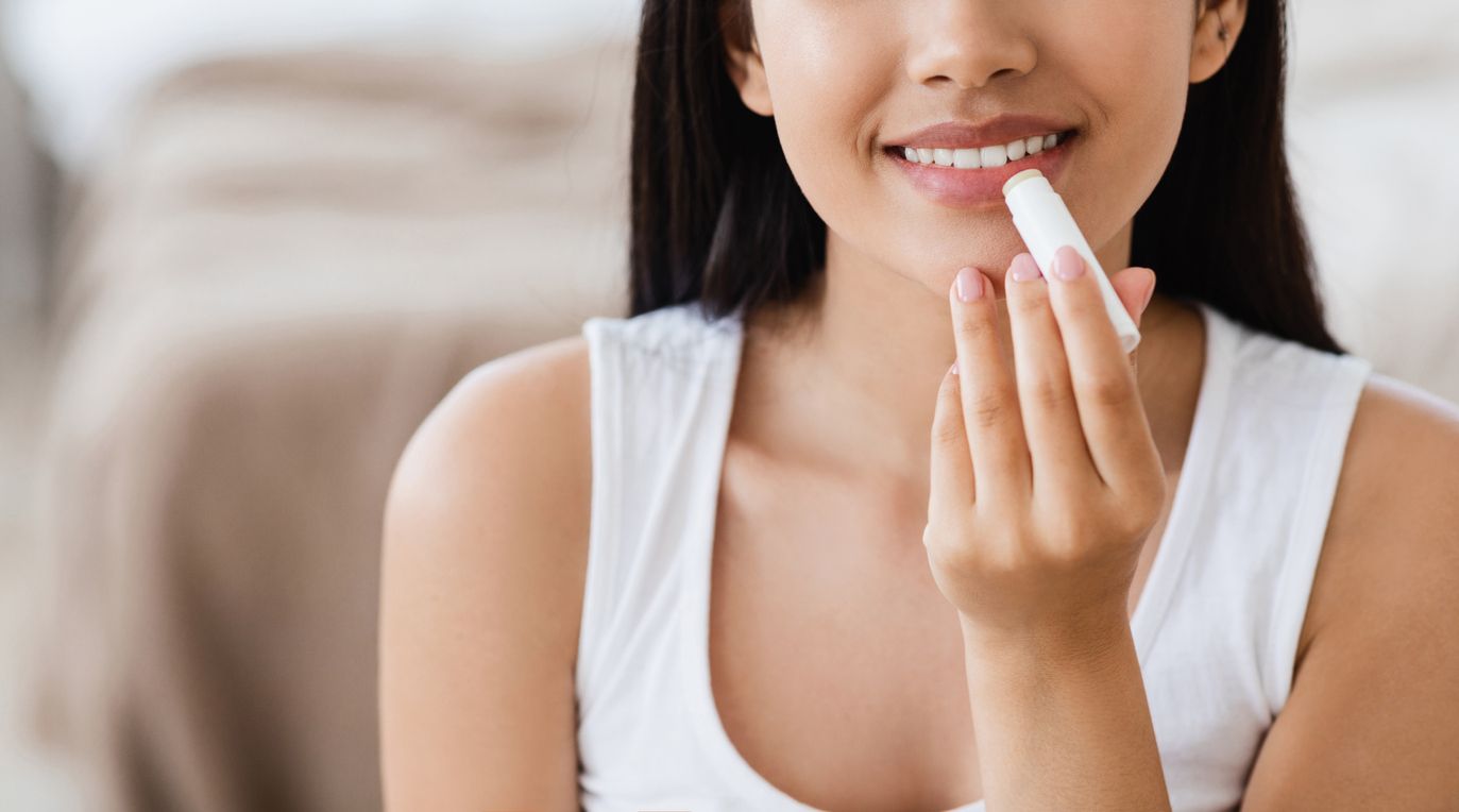 Tampil fresh dan natural sekaligus menjaga bibir agar tetap terawat dengan lima rekomendasi tinted lip balm berikut ini.