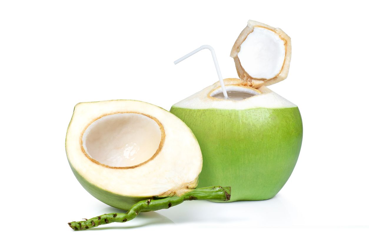 Kenapa setelah aktivitas lari itu disarankan minum air kelapa segar? Yuk simak, berikut ulasan lengkapnya