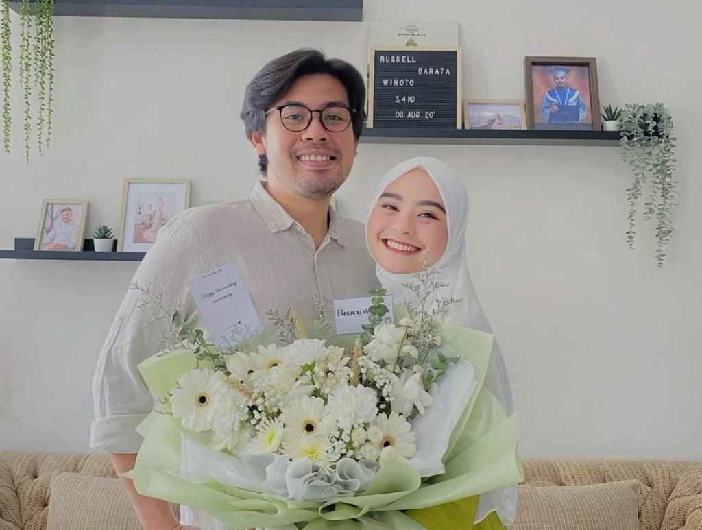 Sukses membangun bisnis oleh-oleh di Kota Batu, Riskha eks JKT 48 dan suami bagikan tips dan strateginya!