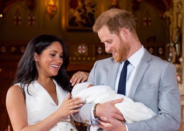 Pesan cinta Raja Charles III untuk Pangeran Harry dan Meghan Markle. Yuk simak apa isinya, Kawan Puan. 