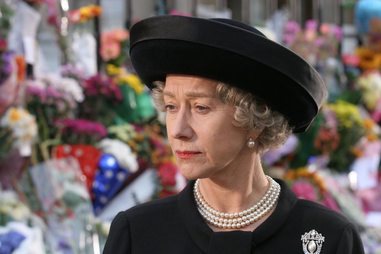 Simak 5 rekomendasi series dan film yang pernah mengisahkan kehidupan Ratu Elizabeth II sepanjang hidupnya.