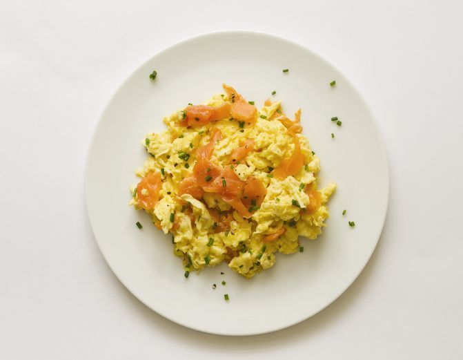 Tips memasak cepat telur orak-arik dan salmon asap menjadi makanan favorit Ratu Elizabeth II semasa hidupnya. Yuk, simak selengkapnya!