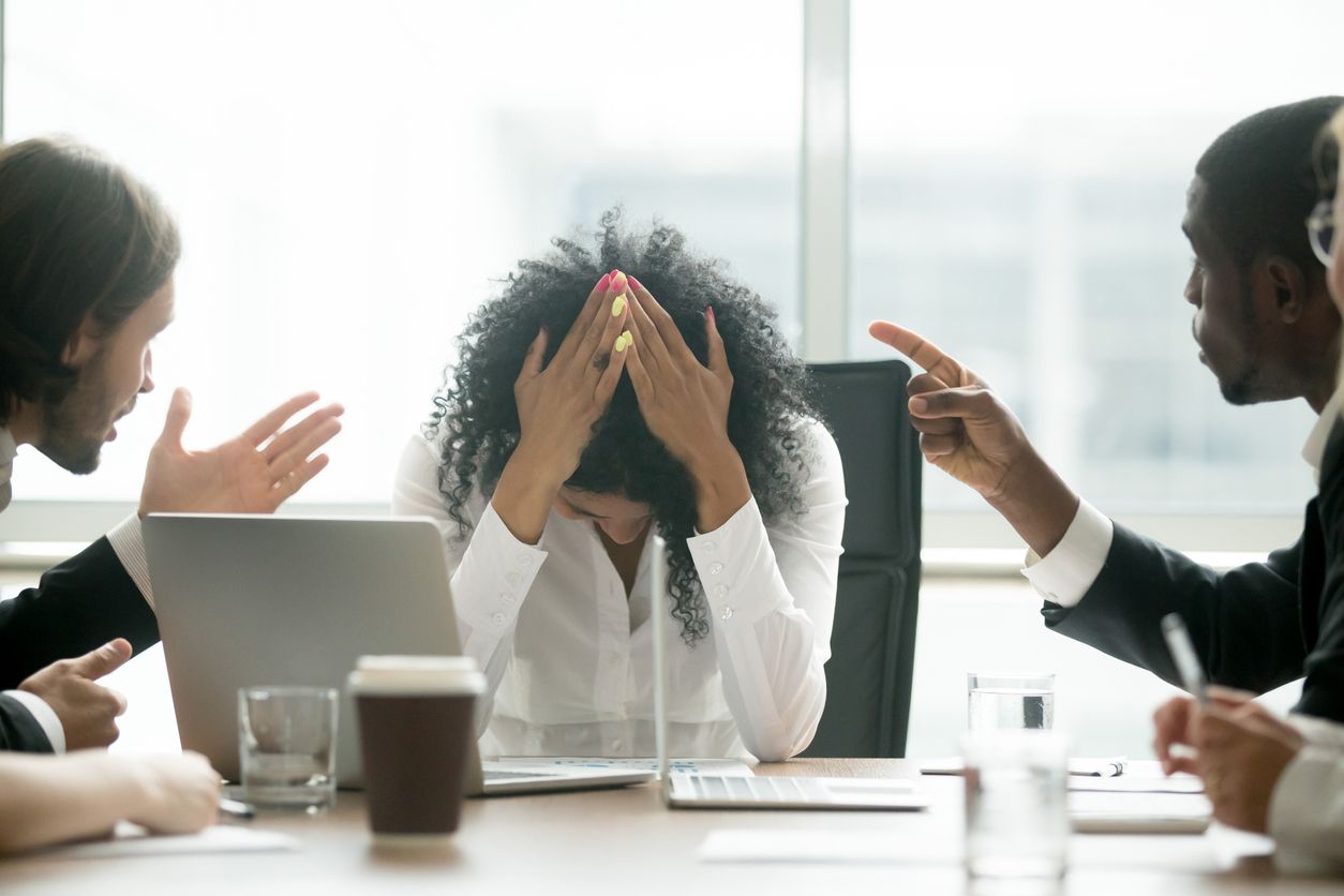 Setelah belakangan media sosial diramaikan oleh istilah quiet qutting, kini muncul istilah baru quiet firing. Apa artinya?
