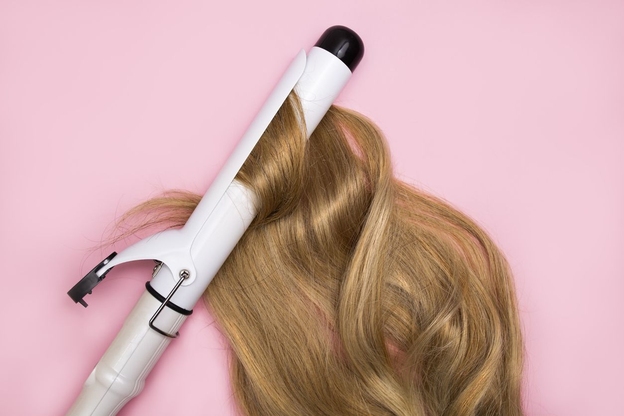 Agar hasil catokan dapat bertahan lama dan rambut tetap sehat,  gunakan rekomendasi vitamin rambut berikut ini! 