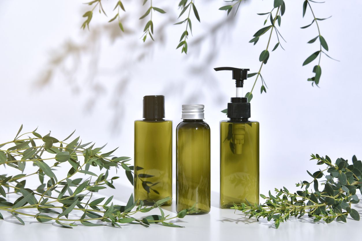 Perlu disadari bahwa skincare dan kosmetik yang kita pakai bisa menyebabkan kerusakan lingkungan. Lakukan ini untuk selamatkan lingkungan.