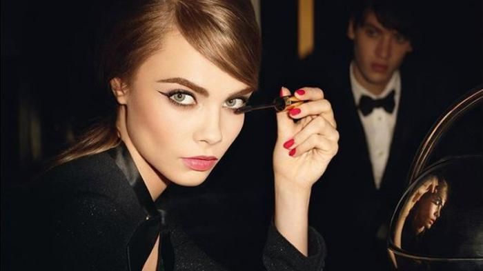 Mengenal profil hingga perjalanan karier model internasional Cara Delevingne yang saat ini dirumorkan konsumsi narkoba.