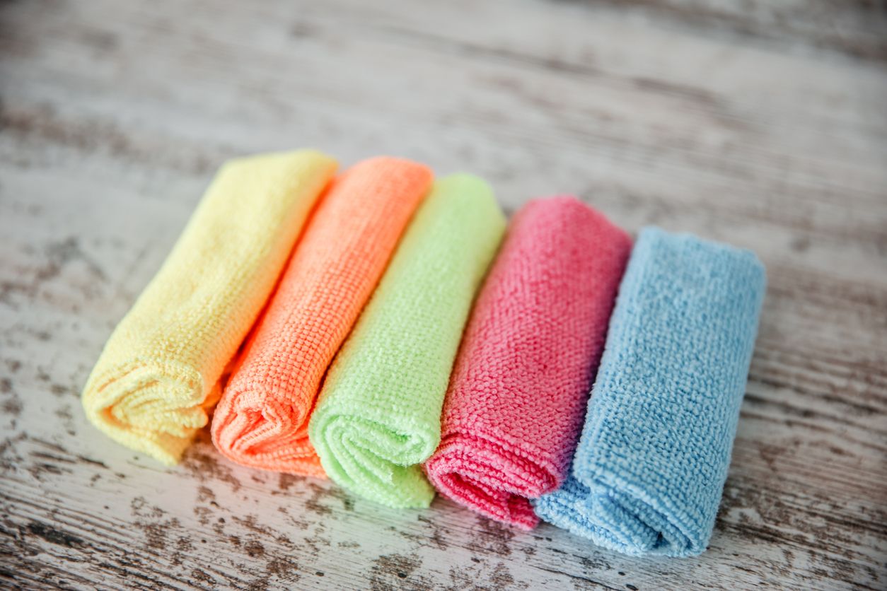Kain mikrofiber adalah produk pembersih yang efektif menangkap mikroba dan kotoran membandel. Yuk, simak manfaatnya!