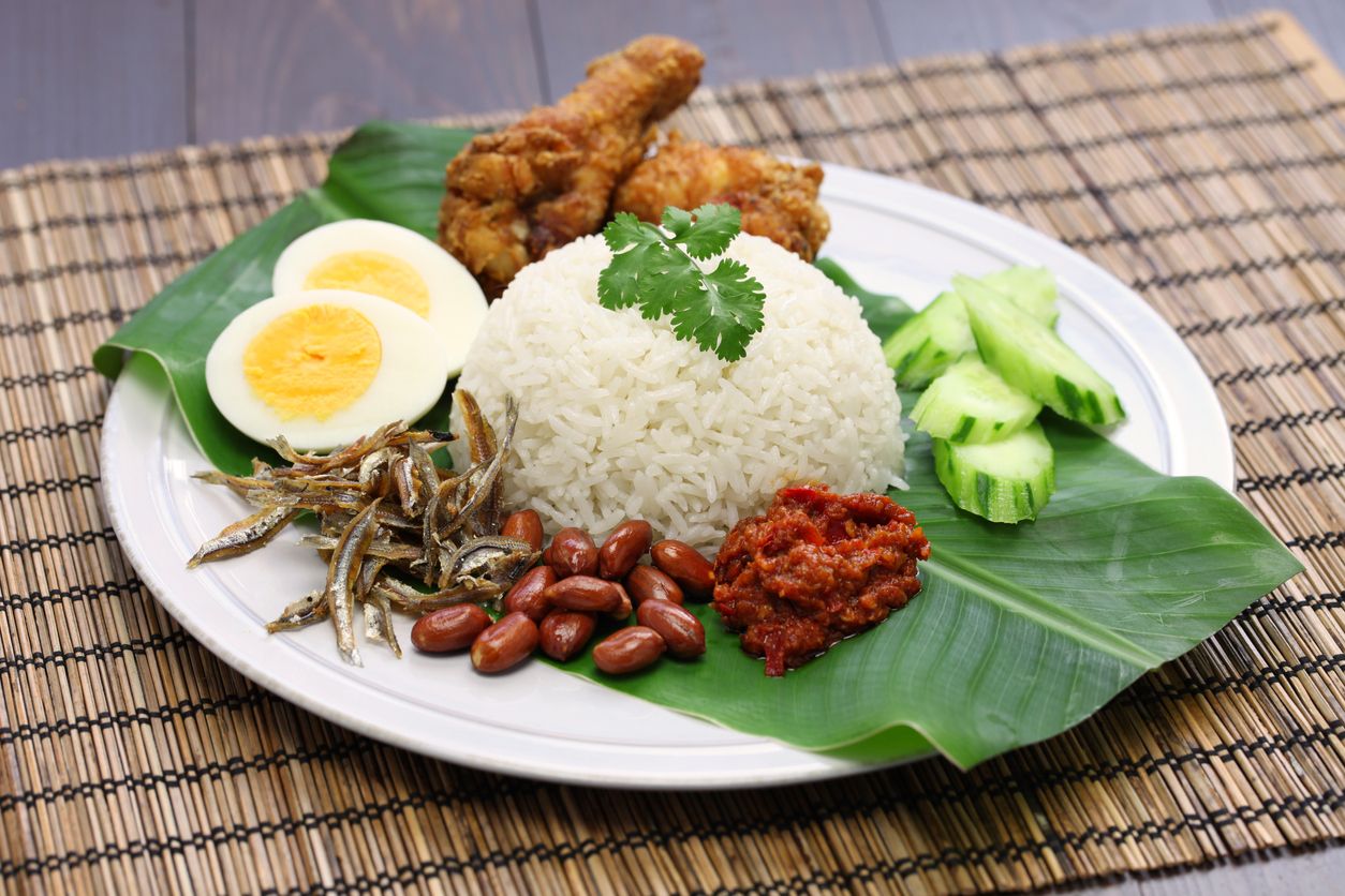 Kawan Puan mau menjajal kuliner Malaysia? Ada tips memasak cepat nasi lemak yang populer di Malaysia nih, Kawan Puan. Yuk, simak!