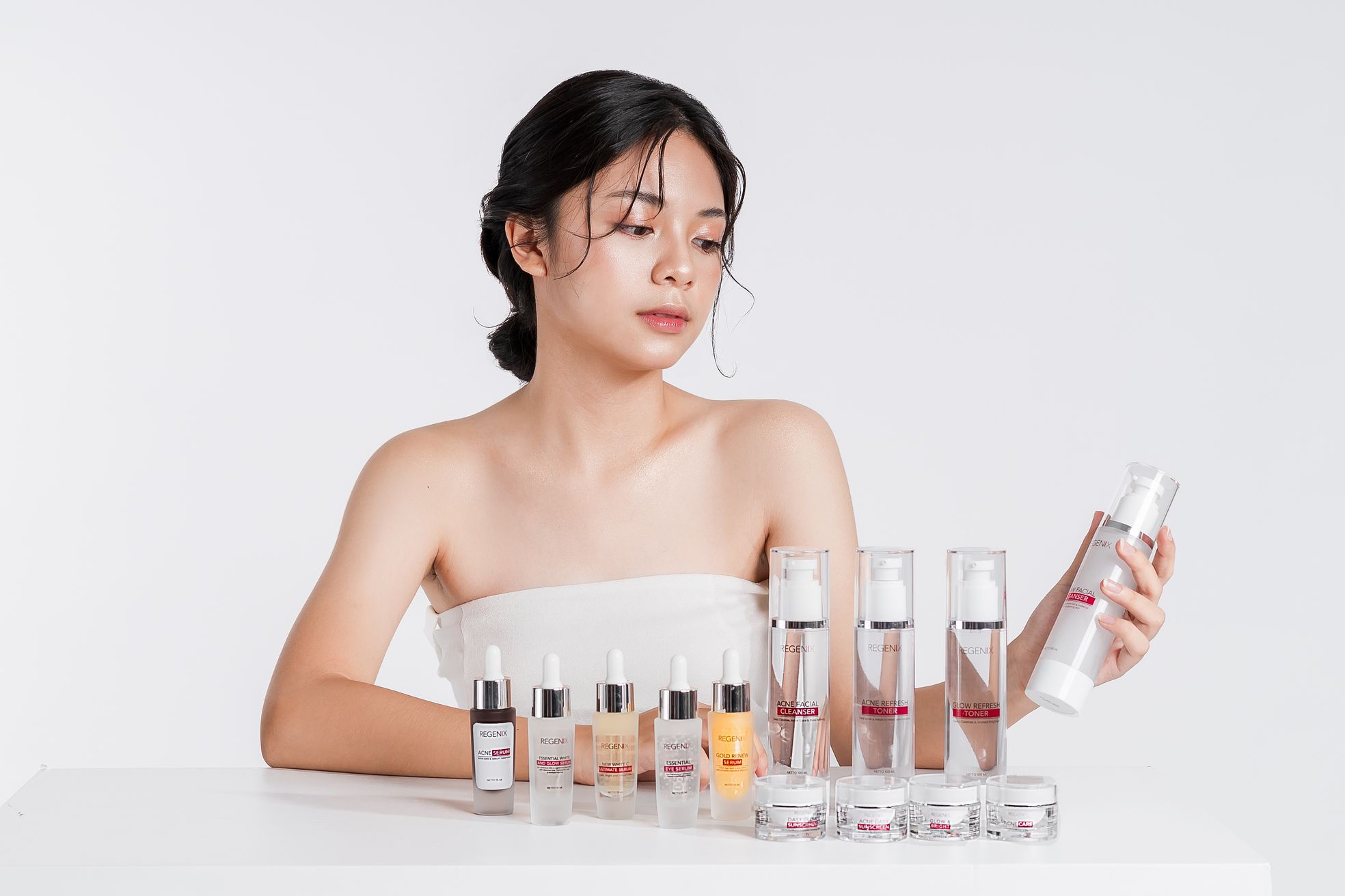 Regenix Skincare resmi diluncurkan dengan mengusung produk perawatan kulit yang simpel dengan kandungan yang lengkap. Berikut detailnya!