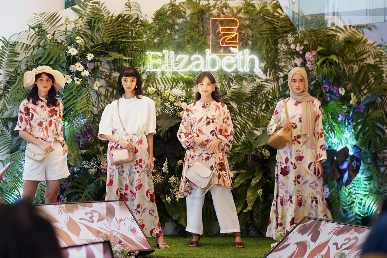 Jelang perayaan hari jadi ke 60 tahun, brand fashion lokal, Elizabeth luncurkan koleksi terbaru bertema Bloom in September. Berikut detailnya!