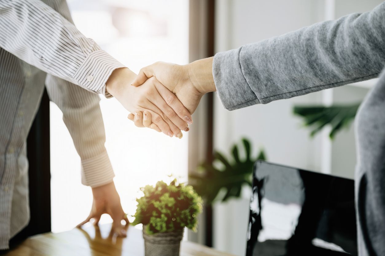 Lakukan tujuh hal berikut ini untuk menciptakan program onboarding karyawan yang efektif untuk pegawai baru. Apa saja?