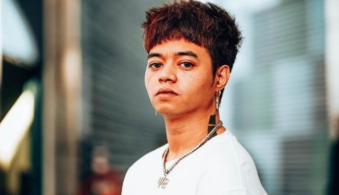 Berita terpopuler Trending Topic mulai dari klarifikasi isu Reza Arap selingkuh, line up konser musik Nada Nusantara, dan orang tua bakar album kpop.