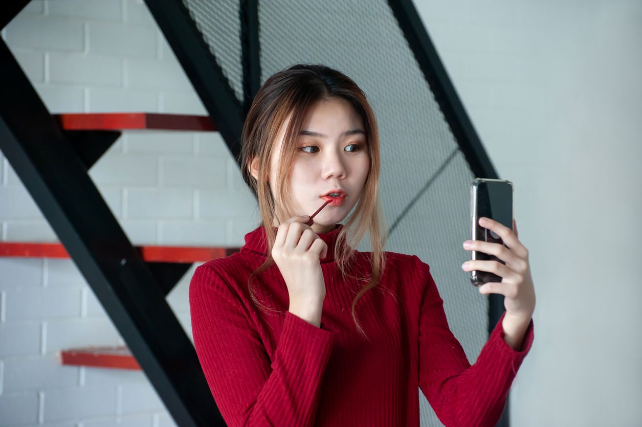 Maybelline berkolaborasi dengan Free Fire, menghadirkan edisi spesial lip cream terbaiknya, Maybelline Superstay Matte Ink.