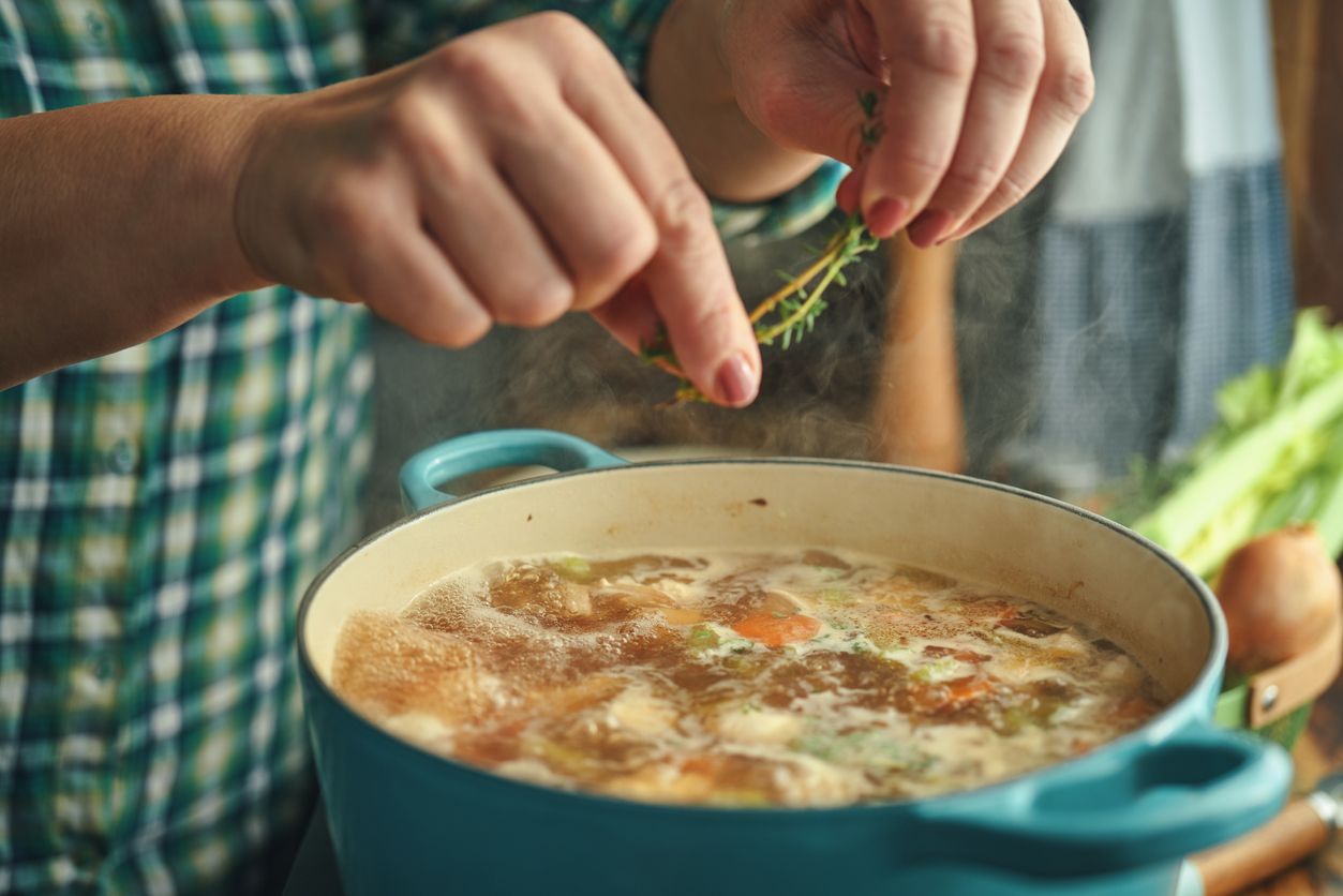 Lama waktu memasak biasanya disesuaikan dengan teknik dan bahan makanan yang digunakan. Lantas, apakah memasak cepat bisa jaga nilai gizi?