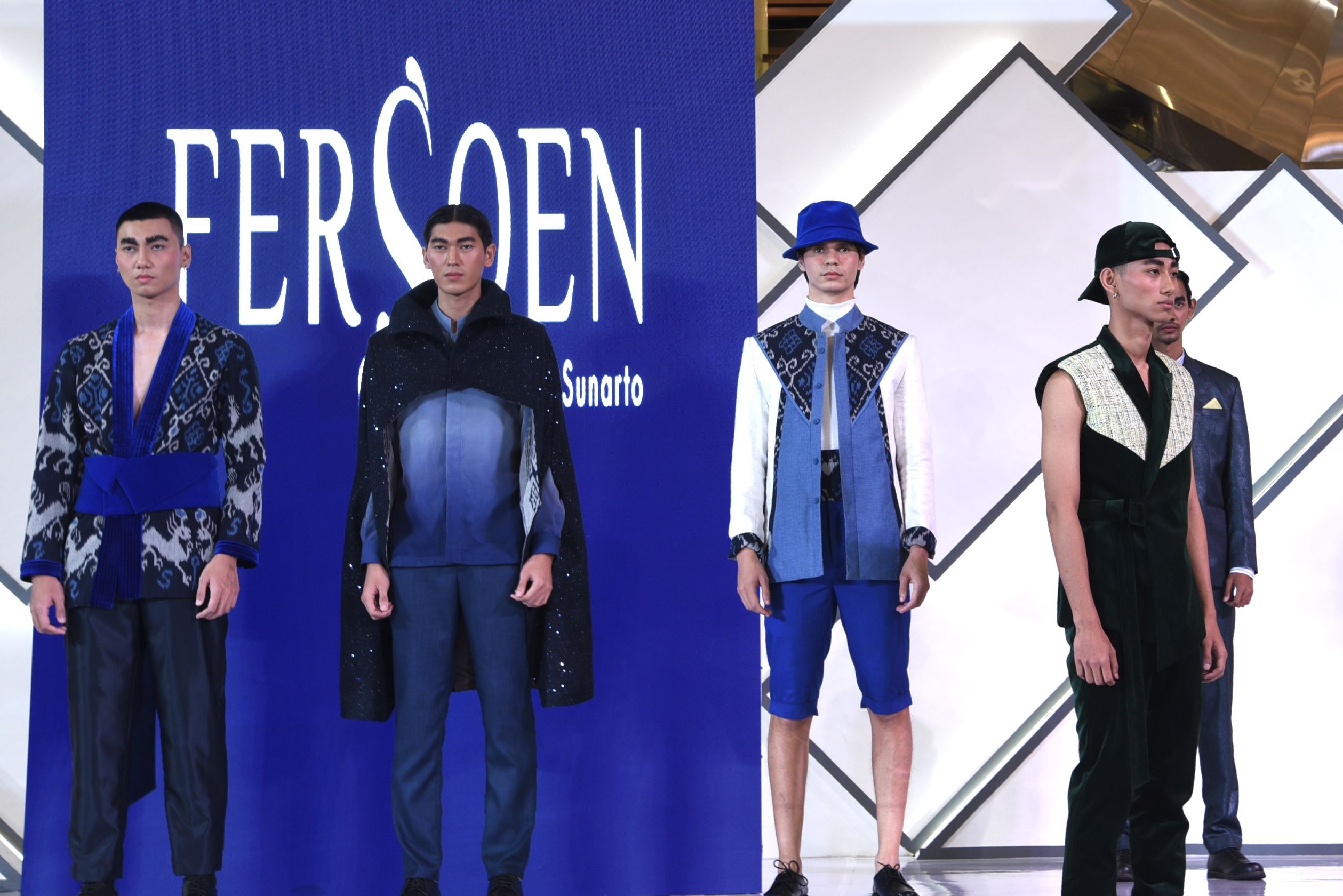 Desainer senior Ferry Sunarto berkolaborasi dengan sang putri, Josephine Mardira,  menghadirkan koleksi edgy untuk laki-laki urban modern.