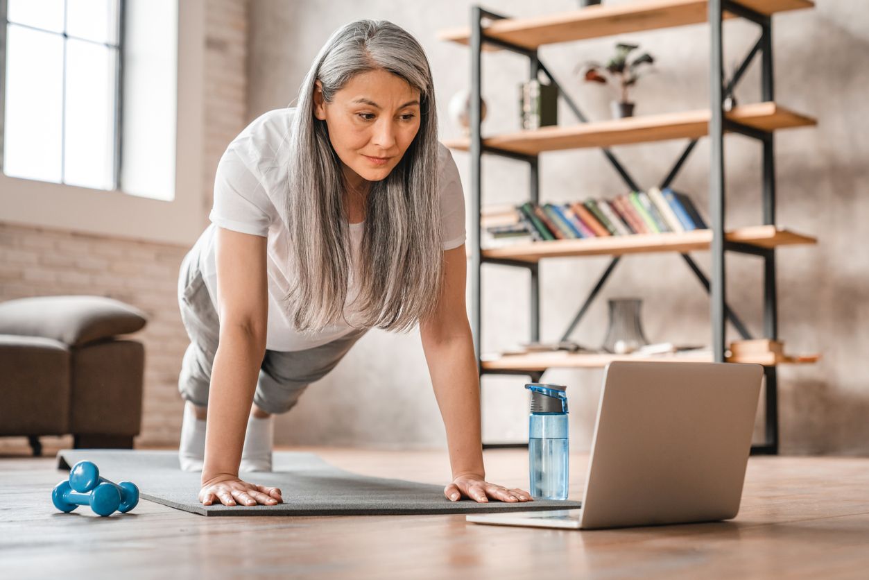 Yoga bisa menjadi salah satu pilihan lansia agar sehat dan riles. Berikut pose yoga yang aman untuk lansia. Yuk, simak!