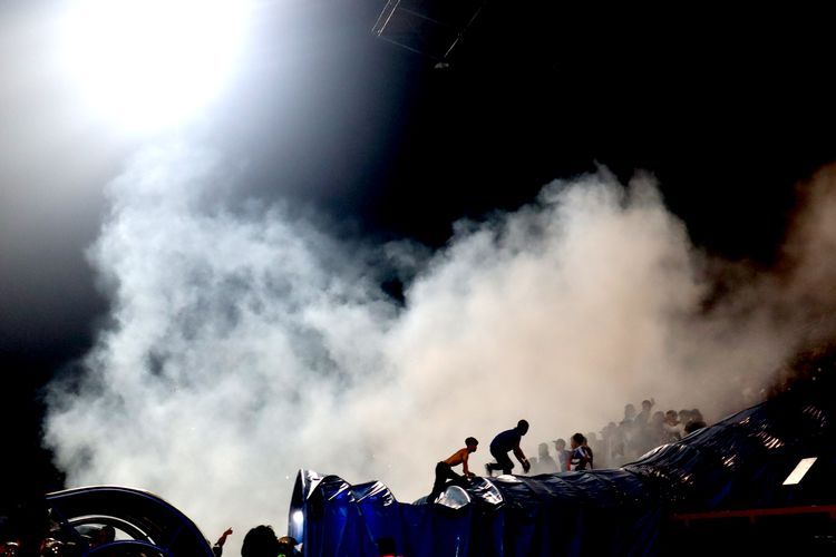 Cerita duka seorang ibu yang harus kehilangan anaknya di tragedi Stadion Kanjuruhan, Malang, Jawa Timur.