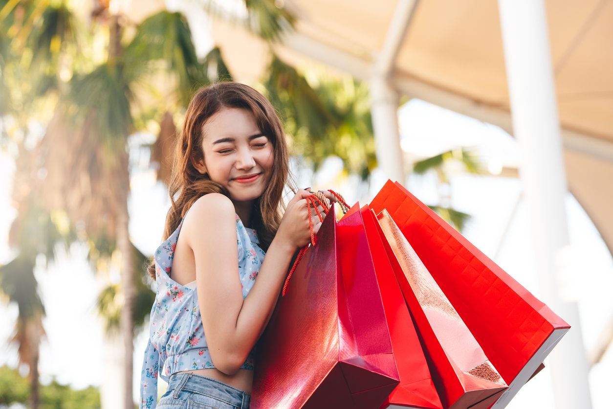 Ini lima tips hemat yang perlu dipertimbangkan sebelum melakukan self-reward setelah lelah bekerja. Apa saja?