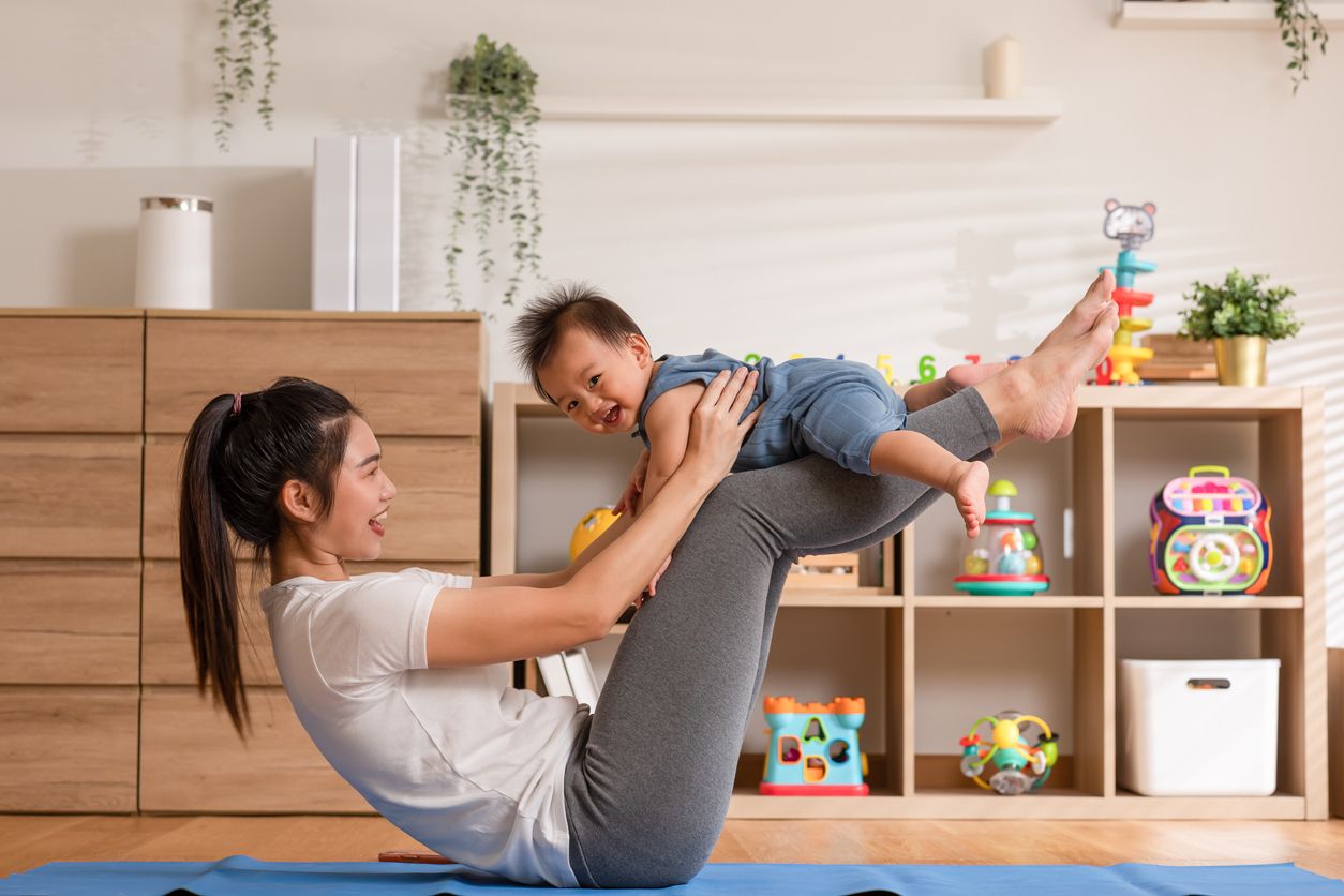 Kawan Puan, ada sejumlah pose yoga yang aman dilakukan setelah melahirkan, nih. Yuk, simak selengkapnya!
