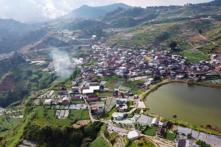 Berikut ini itinerary liburan sehari di Desa Sembungan Dieng yang jadi desa tertinggi di Pulau Jawa. Bisa ke mana saja?