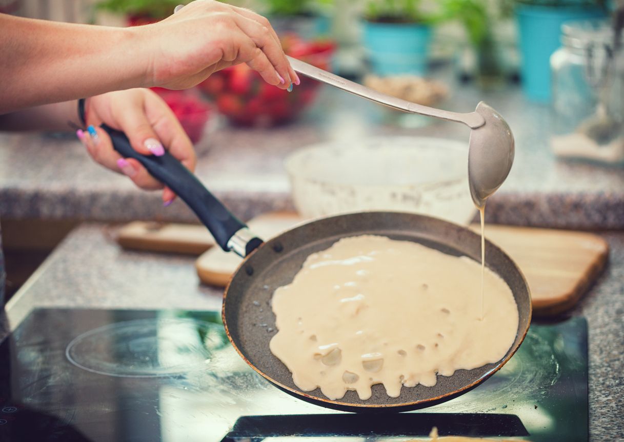 Berikut ini tiga hal yang bikin crepes gagal, mulai dari terlalu banyak susu hingga dibiarkan di pan terlalu lama, simak selengkapnya.