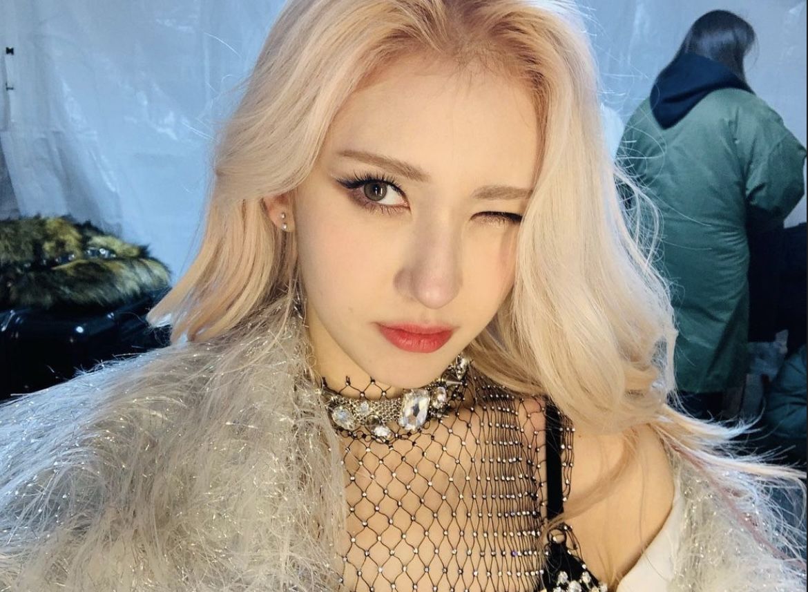 Yuk ketahui tiga tips memilih skincare ala Jeon Somi yang awal tahun ini ditunjuk jadi global brand ambassador terbaru COSRX.