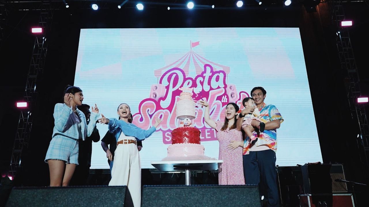 Merayakan ulang tahunnya yang kelima, brand kecantikan lokal Scarlett mengadakan Pesta Sahabat yang dihadiri sejumlah selebritas.