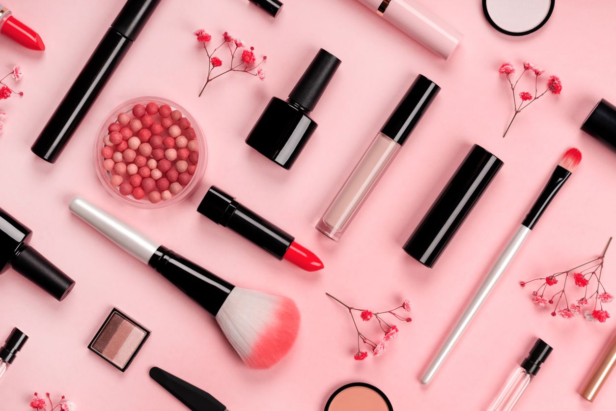 Jika kamu tertarik, ini dia rekomendasi lima produk kosmetik asal Thailand yang telah menjadi viral di media sosial. 