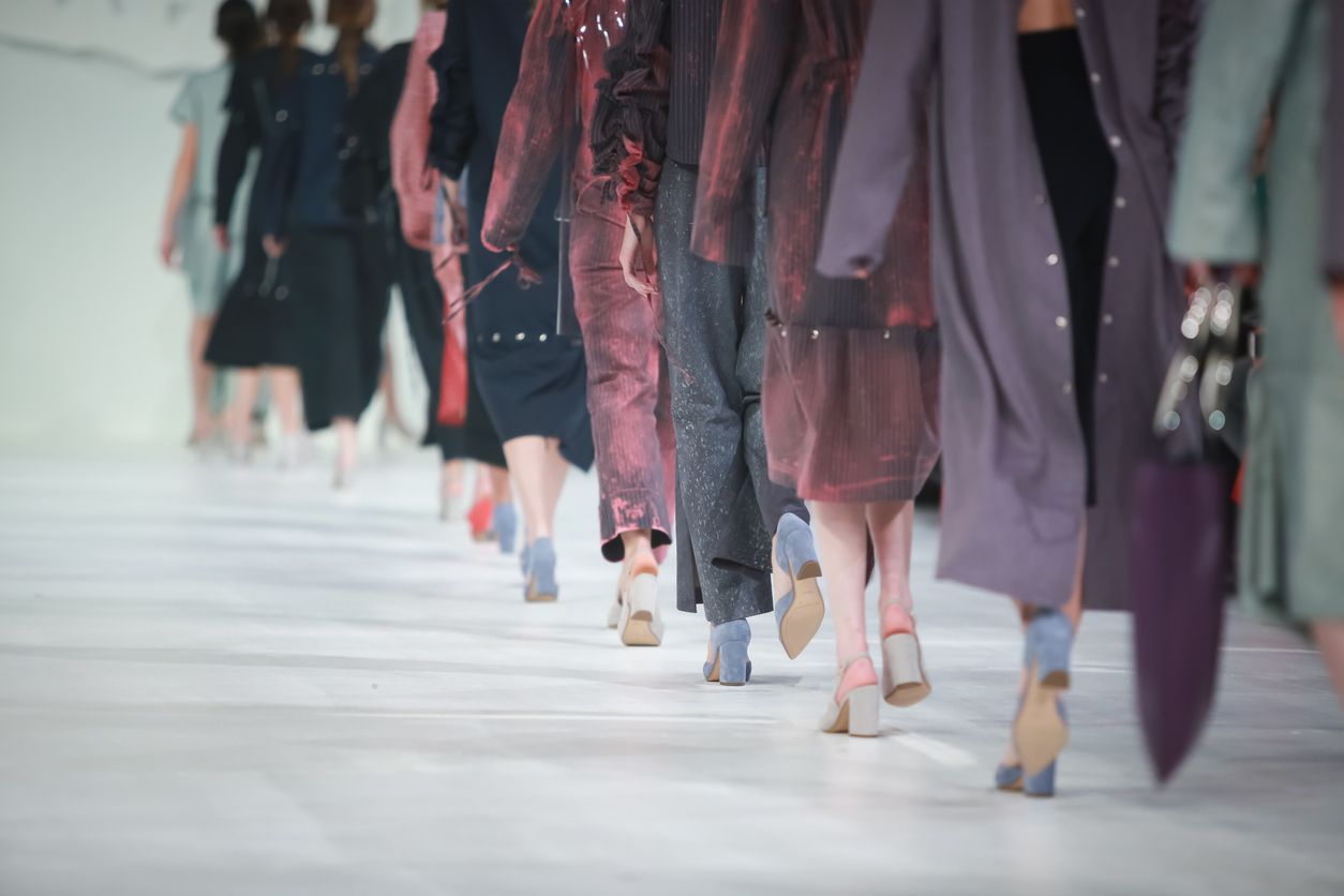 Tren modest fashion kian berkembang pesat di Indonesia, Jakarta Fashion Week 2023 akan berikan penghargaan Modest Fashion Award.