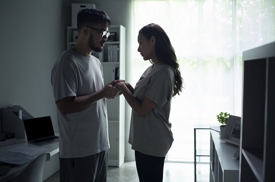 Perlu pasangan ketahui, berikut  tiga cara membangun kembali kehangatan hubungan suami istri setelah berkonflik.