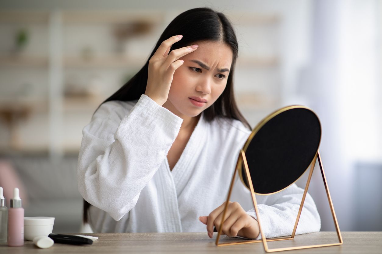 Terdapat tips makeup untuk menutupi jerawat yang viral di TikTok. Sepeti apa? Berikut ulasan selengkapnya!