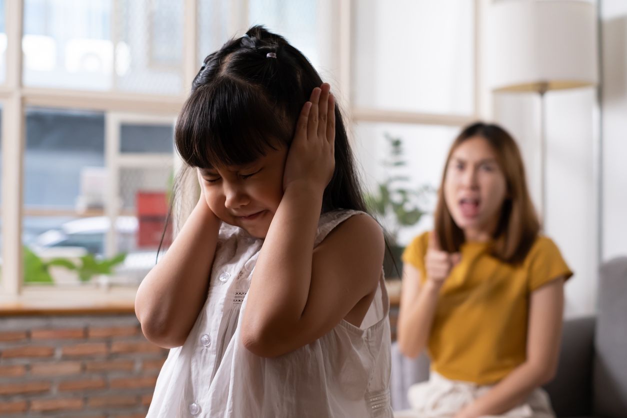 Lakukan satu perubahan ini jika anak berperilaku buruk dan kamu merasa kesulitan untuk menasehati mereka.